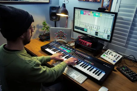 Купить Novation 61 SL MK III по выгодной цене в Новосибирске