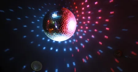 mirror-reflect-disco-ball-2022-12-15-20-45-09-utc