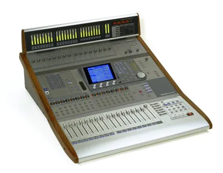 Купить Tascam DM-3200 по выгодной цене в Новосибирске