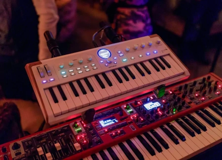 Купить Arturia AstroLab 37 White по выгодной цене в Новосибирске