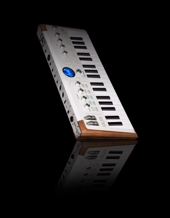 Купить Arturia AstroLab 37 White по выгодной цене в Новосибирске